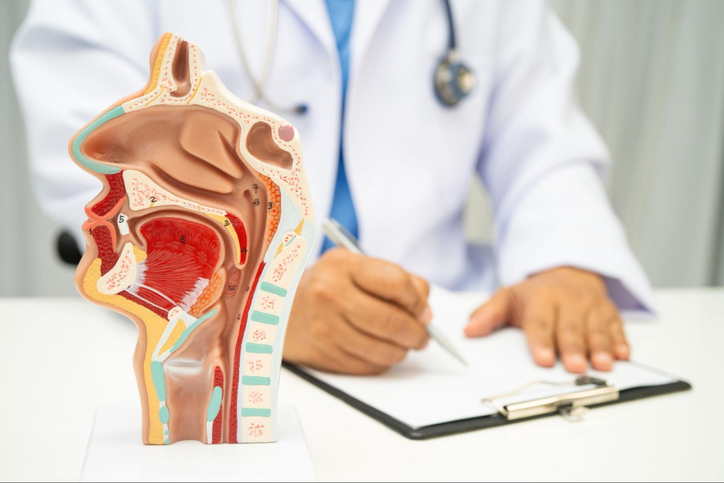 Рак горла: симптомы